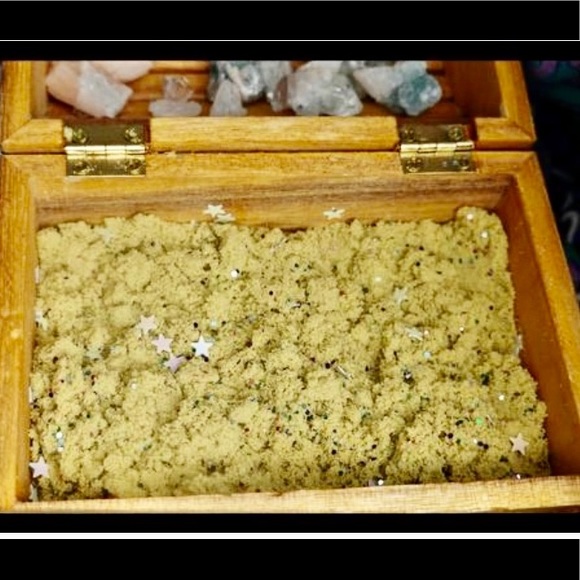 Treasure Chest of Crystals in Kinetic Sand - Picture 6 of 6